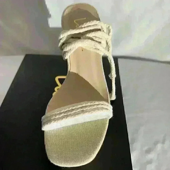 Lulus GAWNTY Heels Almond Color Size 5.5 - Picture 8 of 10